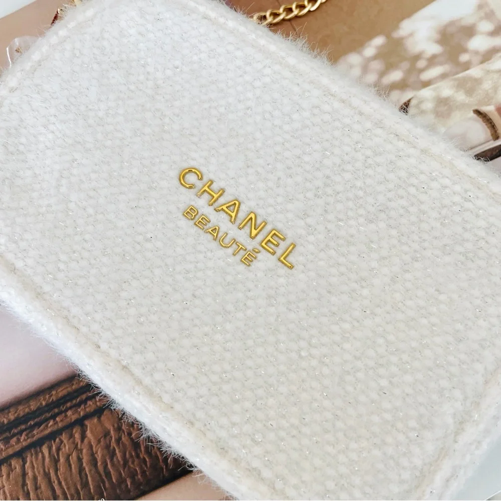 Chanel Cosmetic Bag Holiday Limited Edition‎